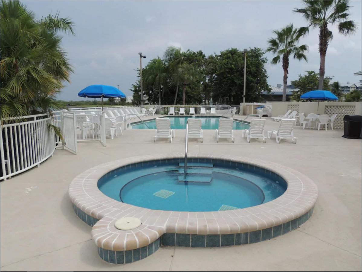 Beautiful New Luxury Townhome With Private Beach And Swimming Pools Ruskin Zewnętrze zdjęcie