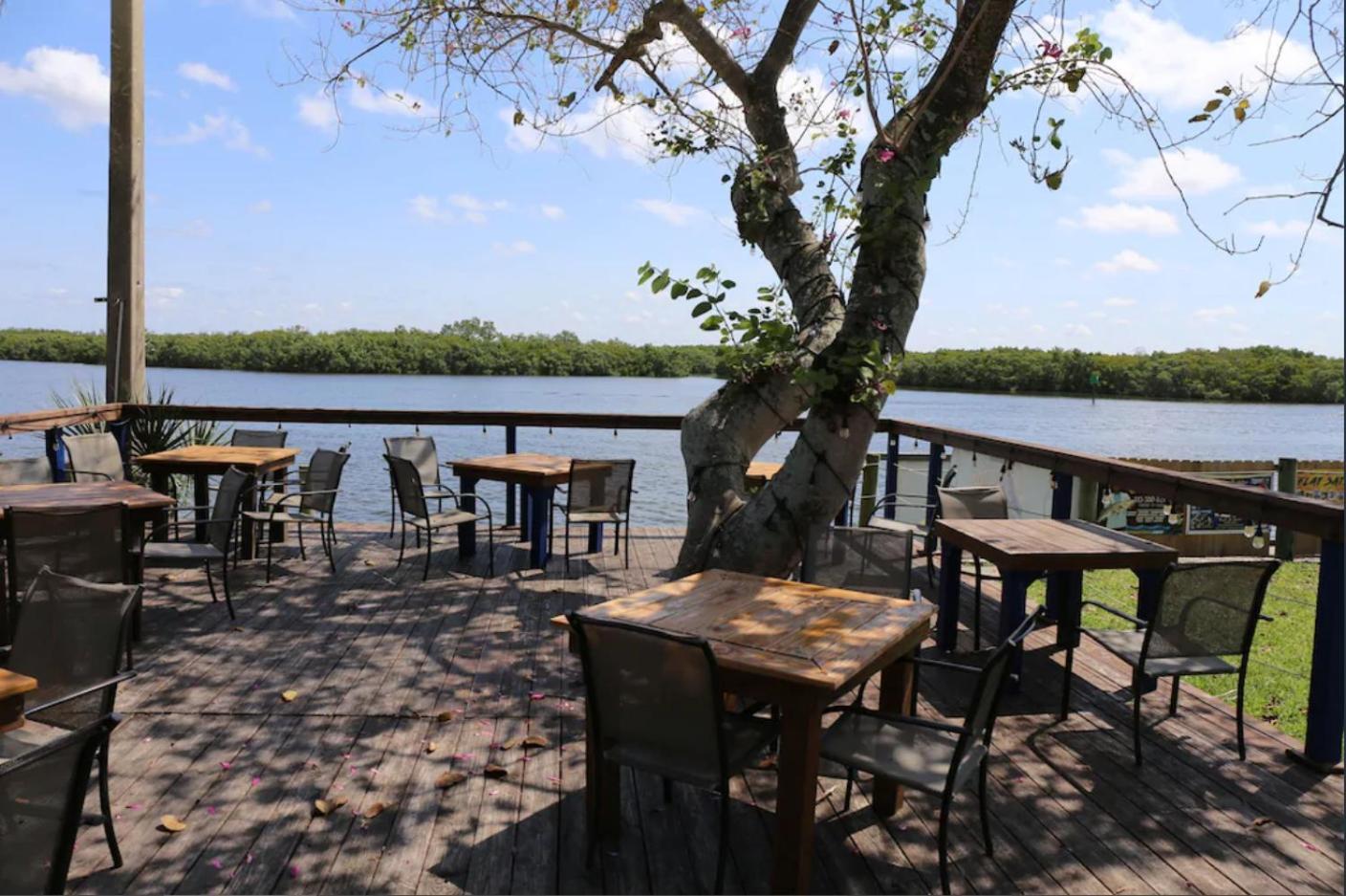 Beautiful New Luxury Townhome With Private Beach And Swimming Pools Ruskin Zewnętrze zdjęcie